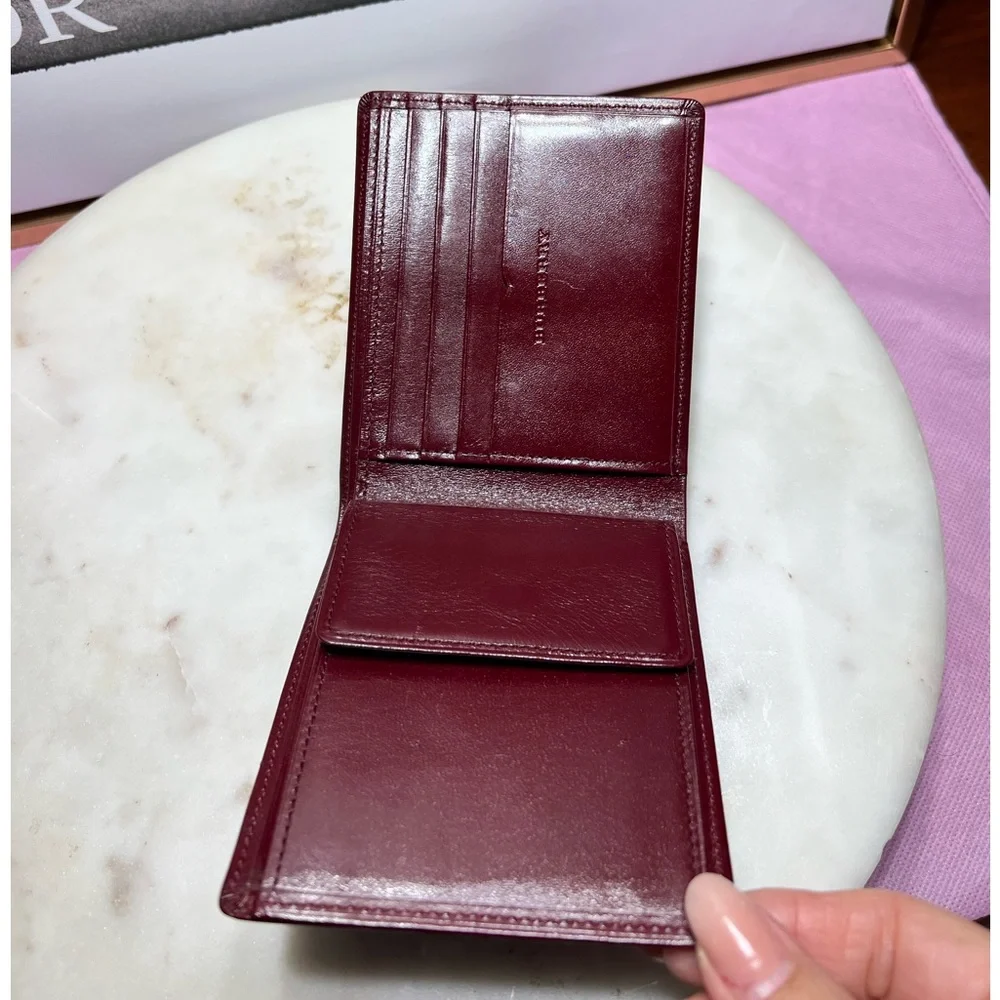 Burberry Elegant B Cut Bifold Wallet Burgundy Leather Wallet EUC